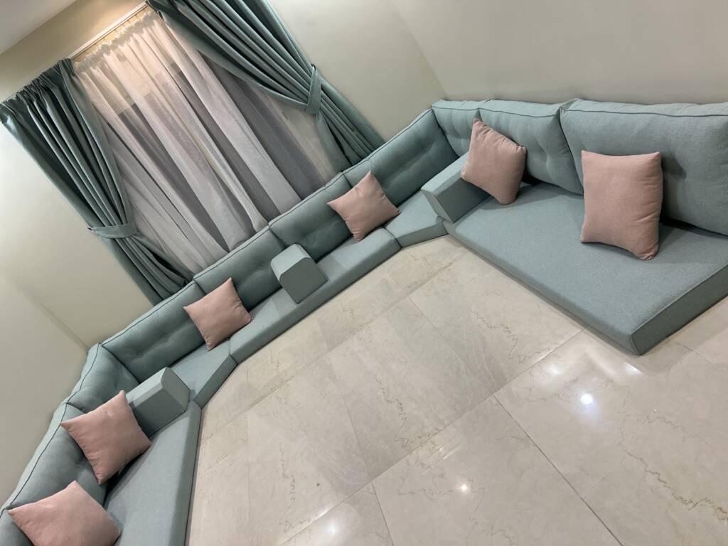 تصميم وصناعة الكنب وخدمات التنجيد في الرياض